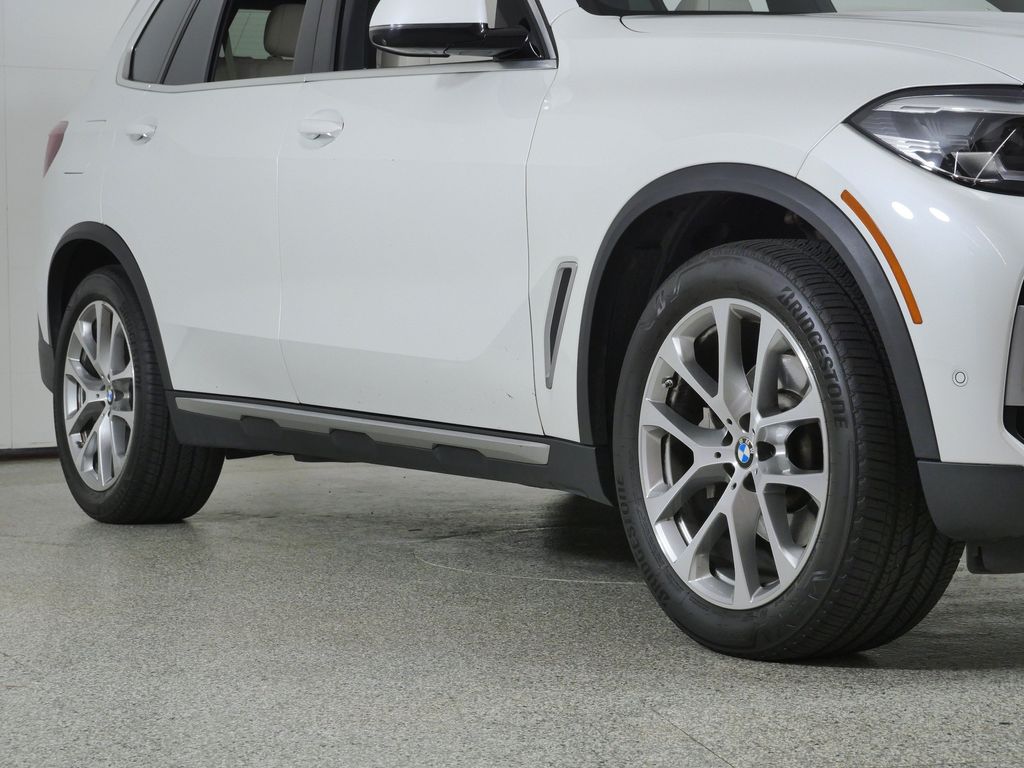 Thumbnail: 2021 BMW X5 - 8