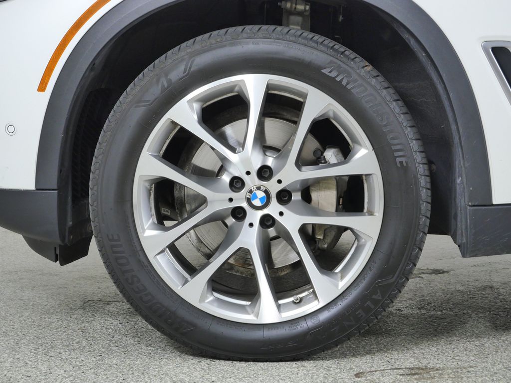 Thumbnail: 2021 BMW X5 - 25