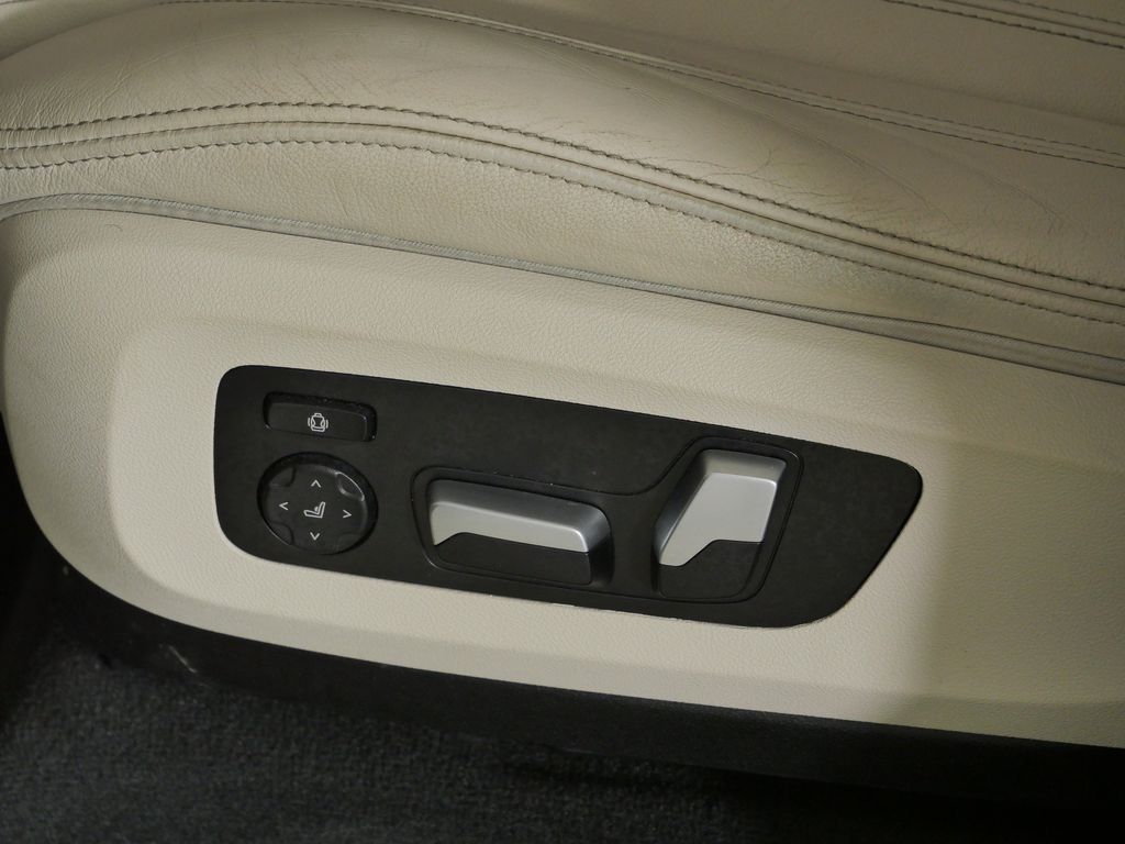Thumbnail: 2021 BMW X5 - 42