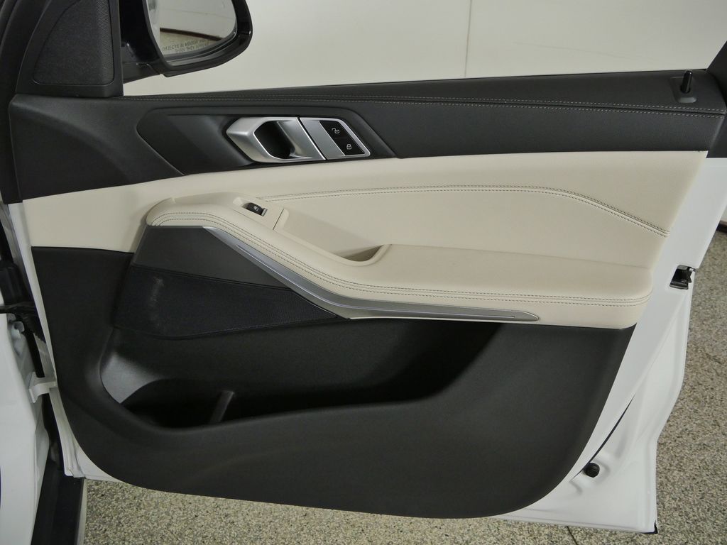Thumbnail: 2021 BMW X5 - 27