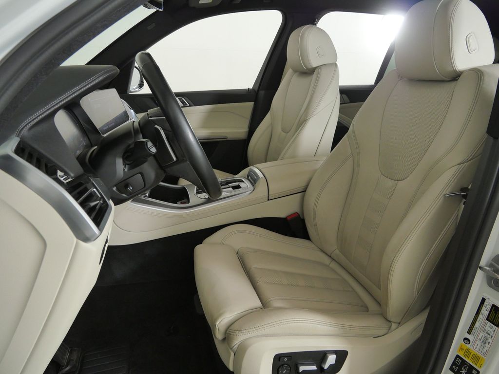 Thumbnail: 2021 BMW X5 - 39