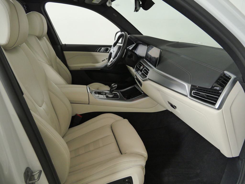 Thumbnail: 2021 BMW X5 - 9
