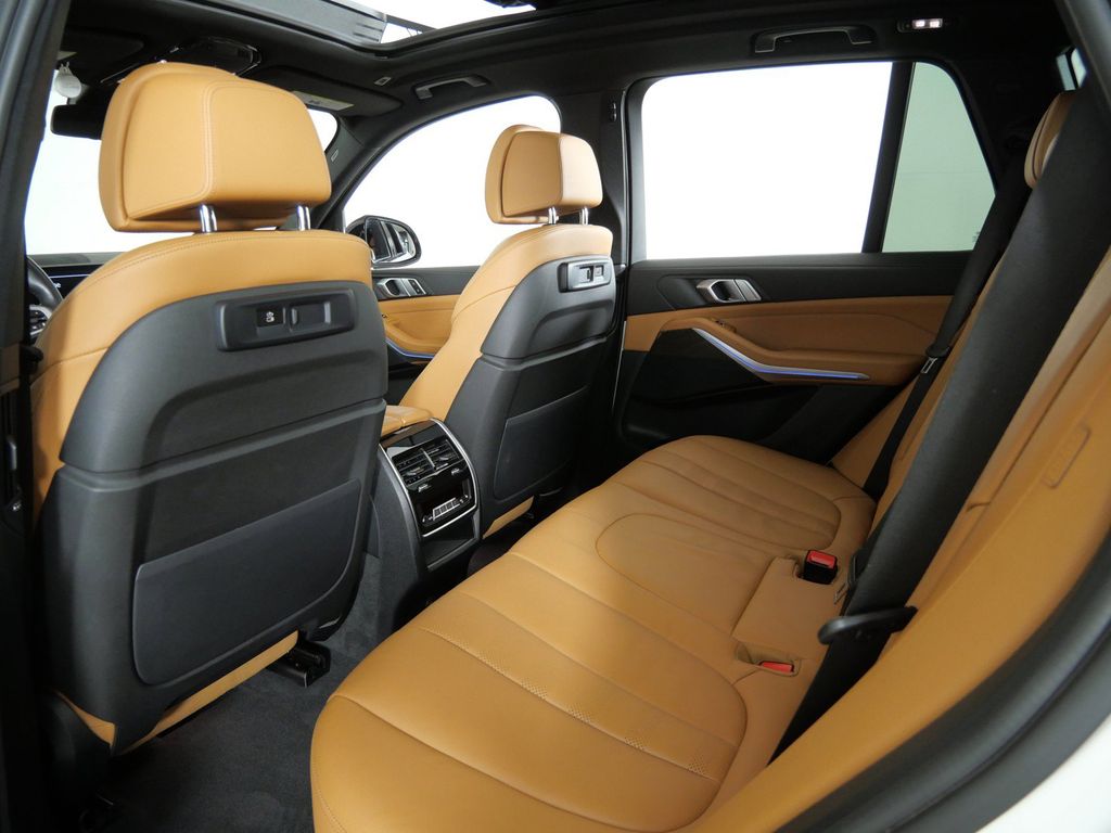 Thumbnail: 2022 BMW X5 - 35