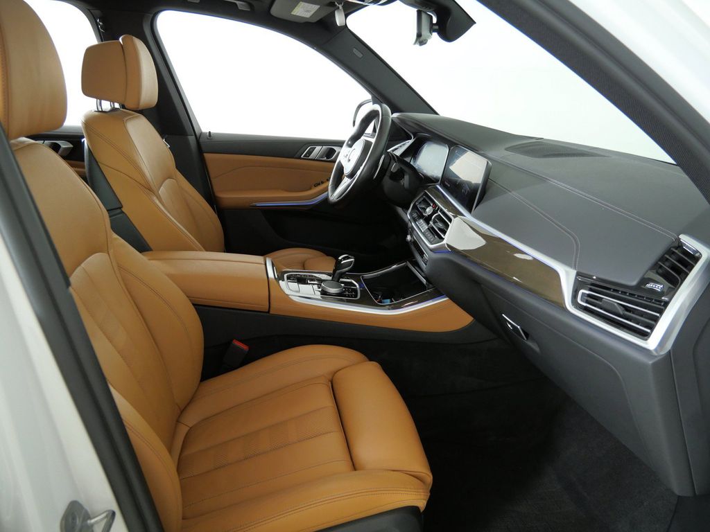 Thumbnail: 2022 BMW X5 - 9