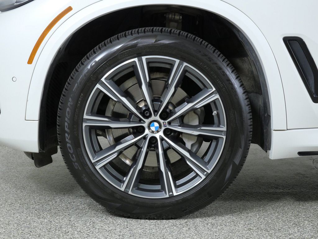Thumbnail: 2022 BMW X5 - 8