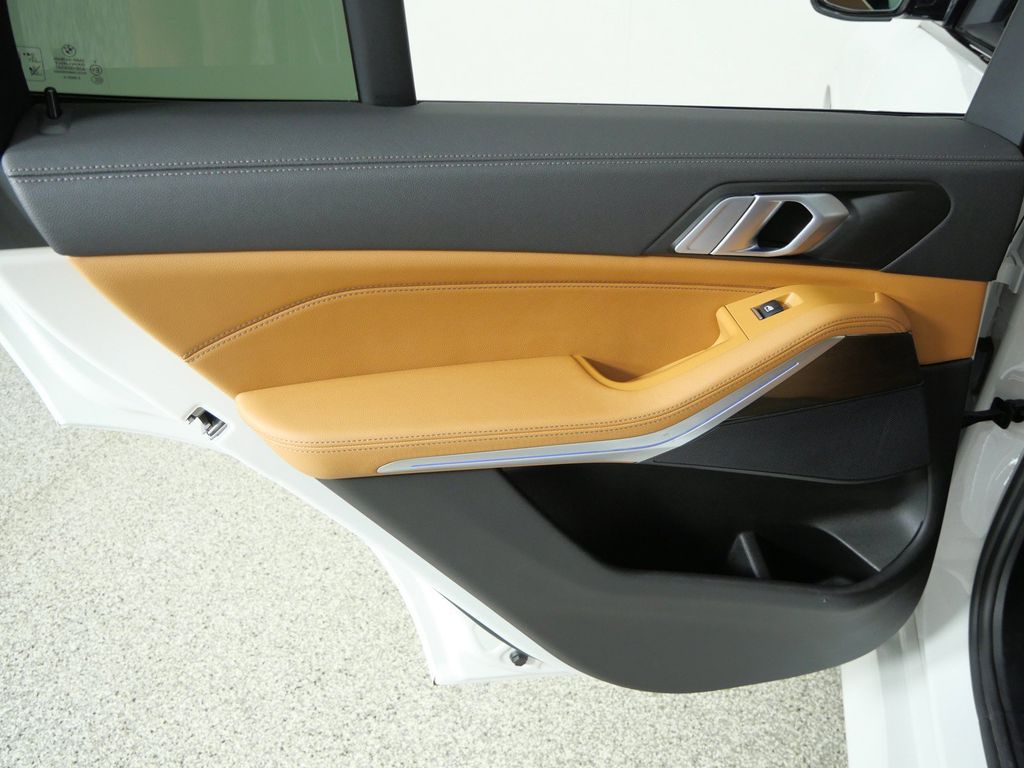 Thumbnail: 2022 BMW X5 - 34