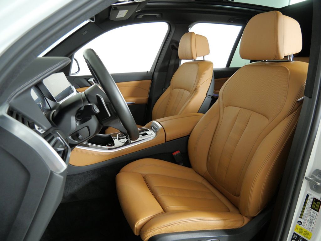 Thumbnail: 2022 BMW X5 - 39