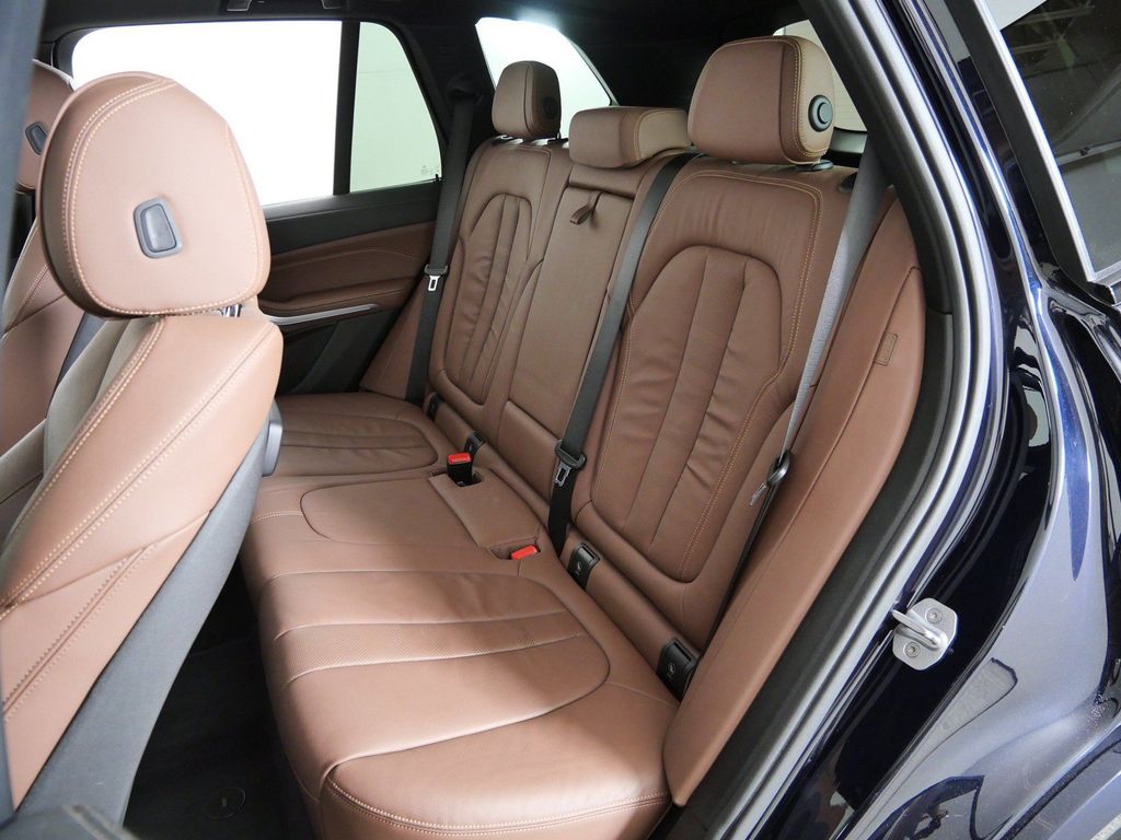 Thumbnail: 2020 BMW X5 - 35