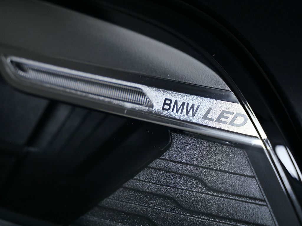 Thumbnail: 2023 BMW X5 - 17