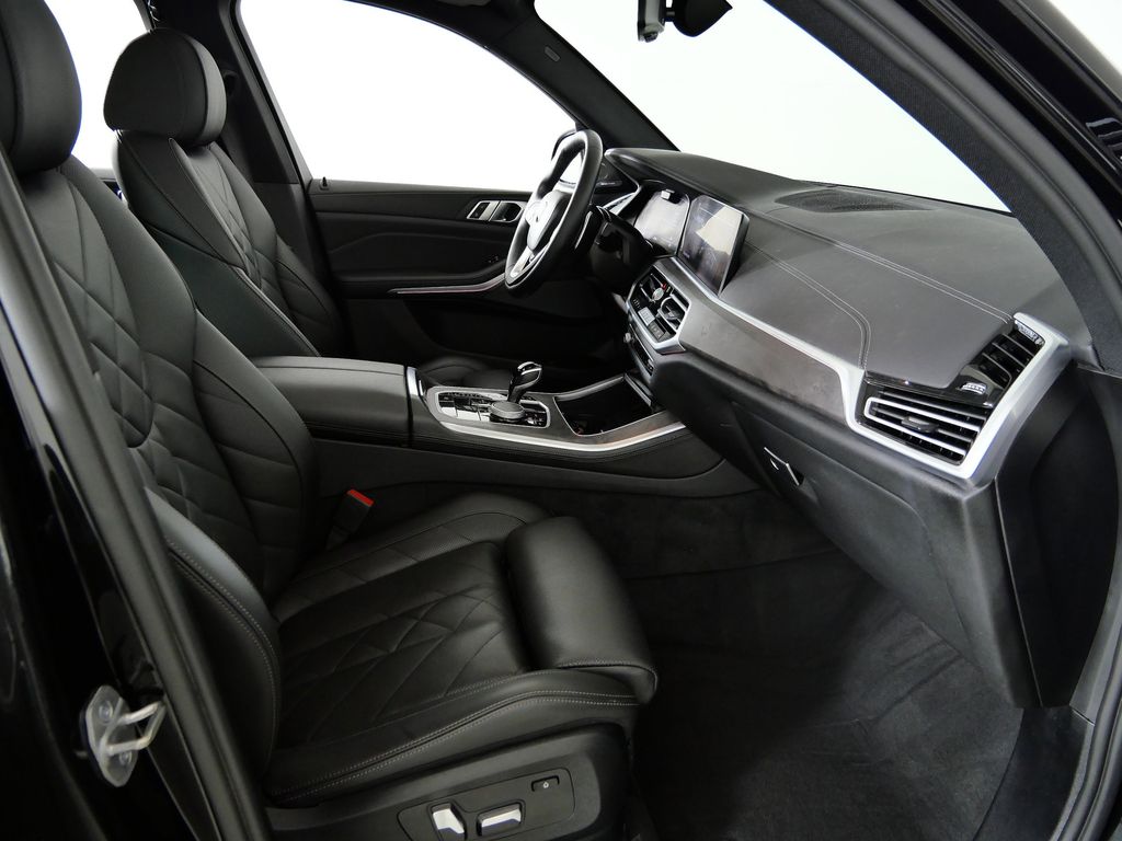 Thumbnail: 2023 BMW X5 - 9