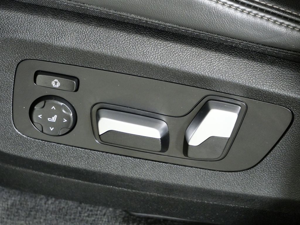 Thumbnail: 2023 BMW X5 - 40