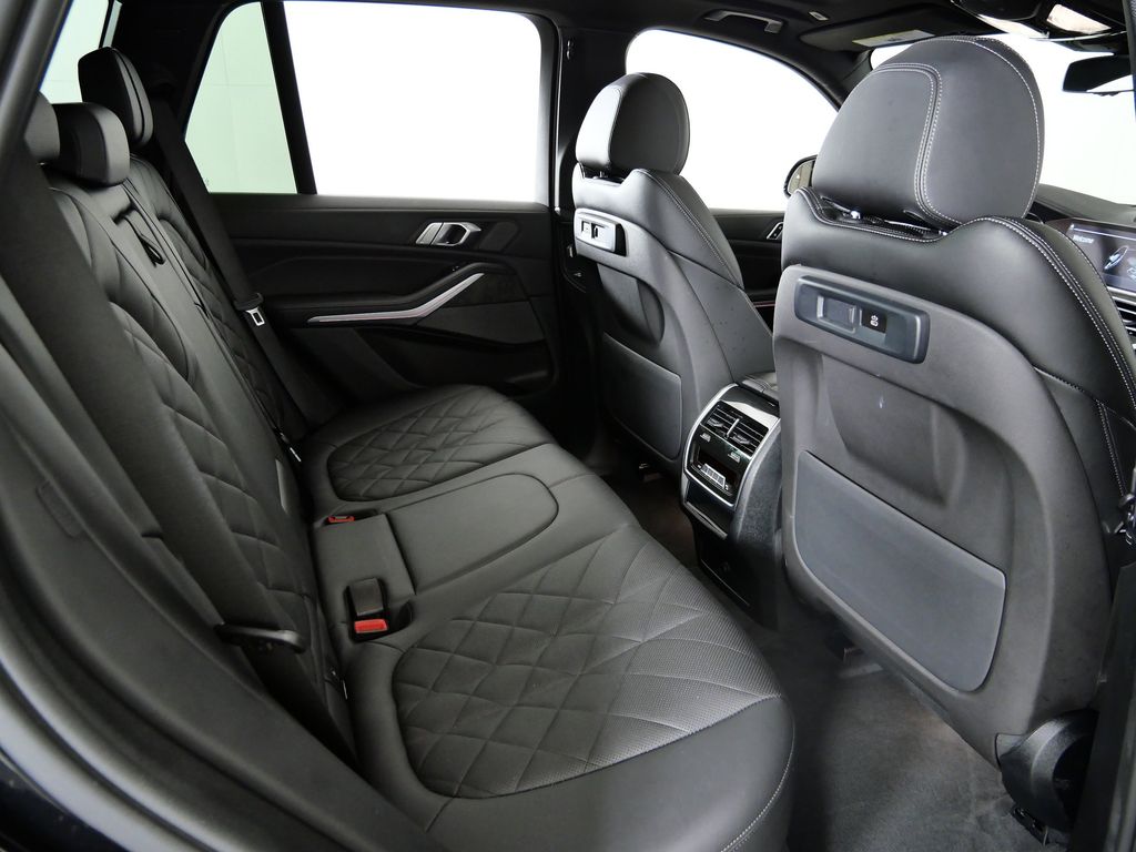 Thumbnail: 2023 BMW X5 - 11