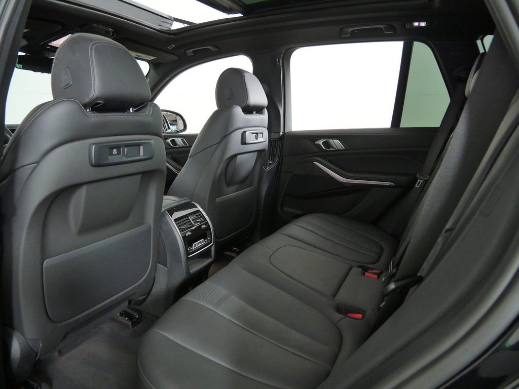 Thumbnail: 2022 BMW X5 - 36