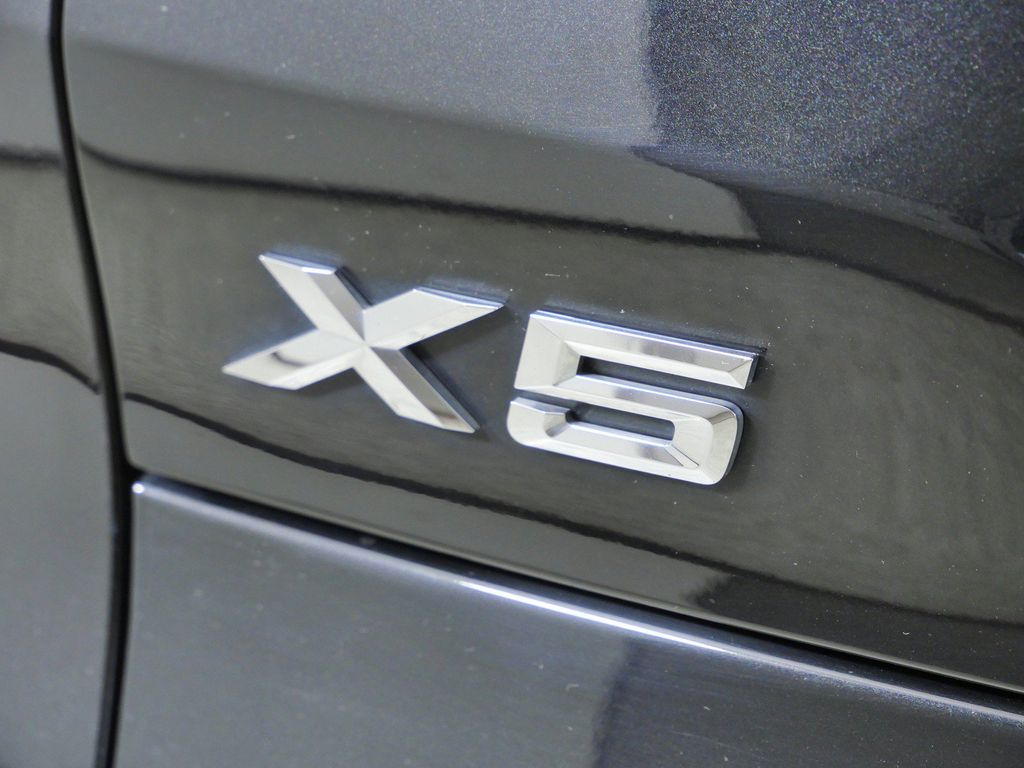 Thumbnail: 2022 BMW X5 - 24