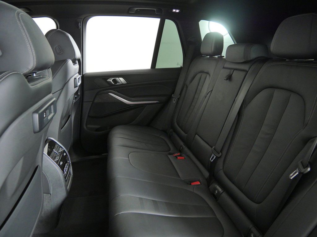 Thumbnail: 2022 BMW X5 - 37