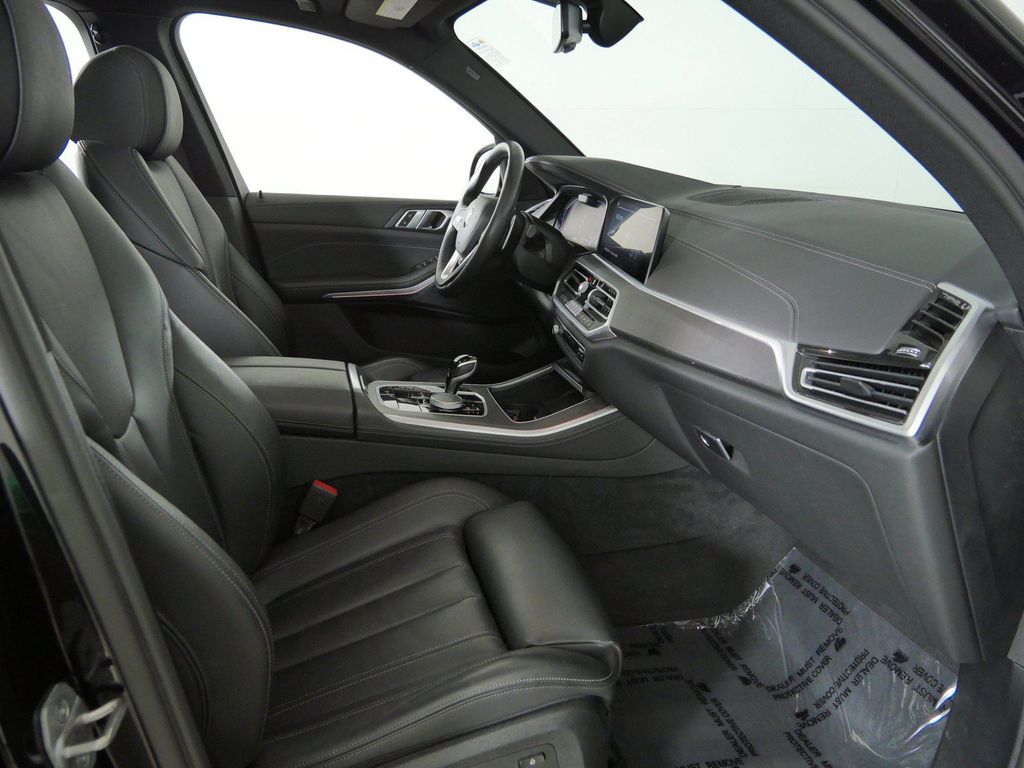 Thumbnail: 2022 BMW X5 - 9