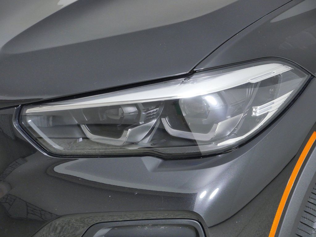 Thumbnail: 2022 BMW X5 - 18