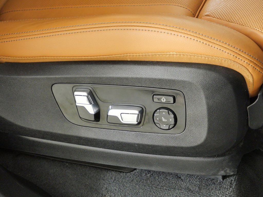 Thumbnail: 2021 BMW X5 - 27