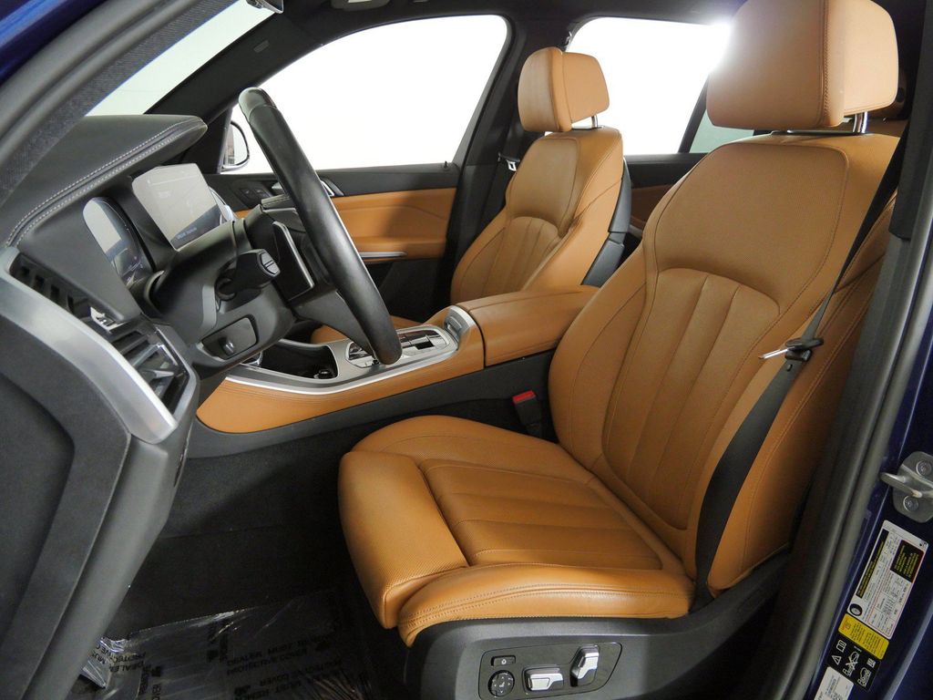 Thumbnail: 2021 BMW X5 - 38