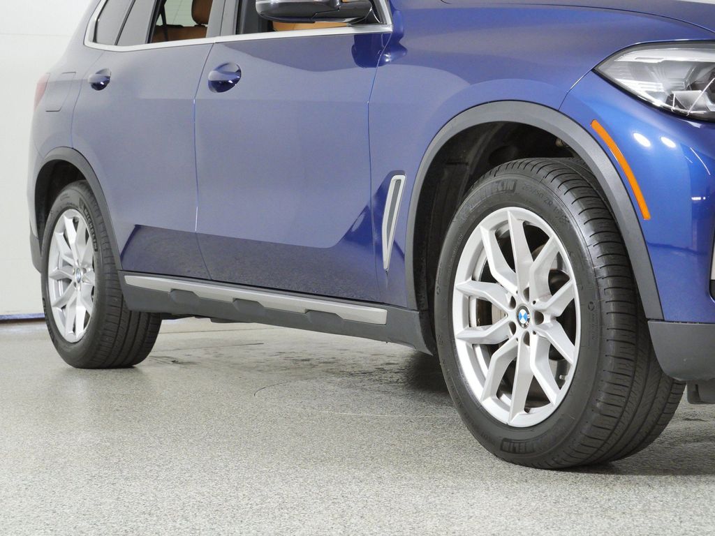 Thumbnail: 2021 BMW X5 - 8
