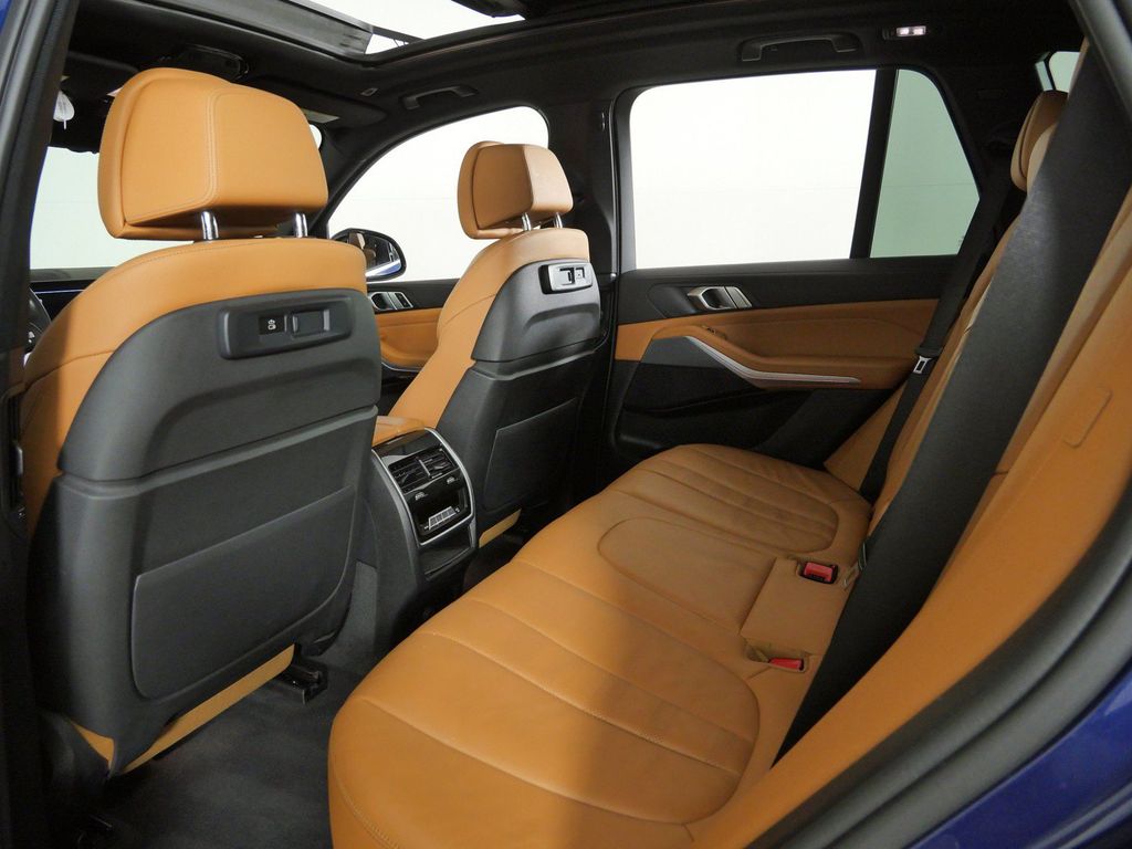 Thumbnail: 2021 BMW X5 - 34