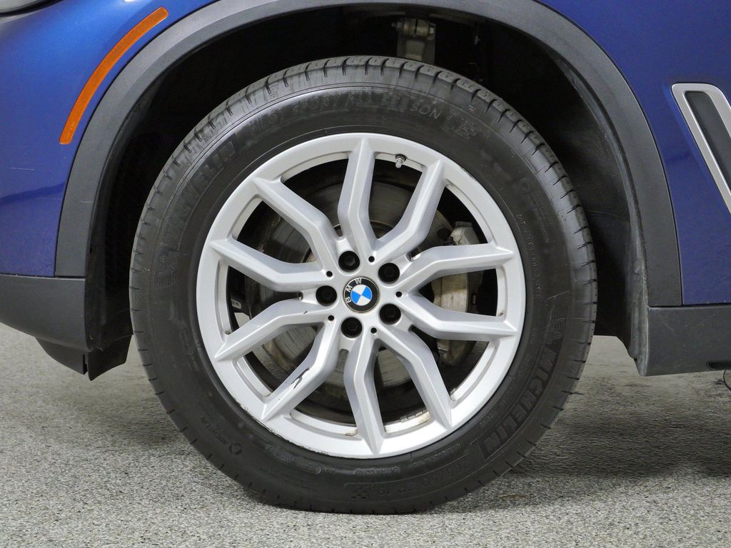 Thumbnail: 2021 BMW X5 - 23