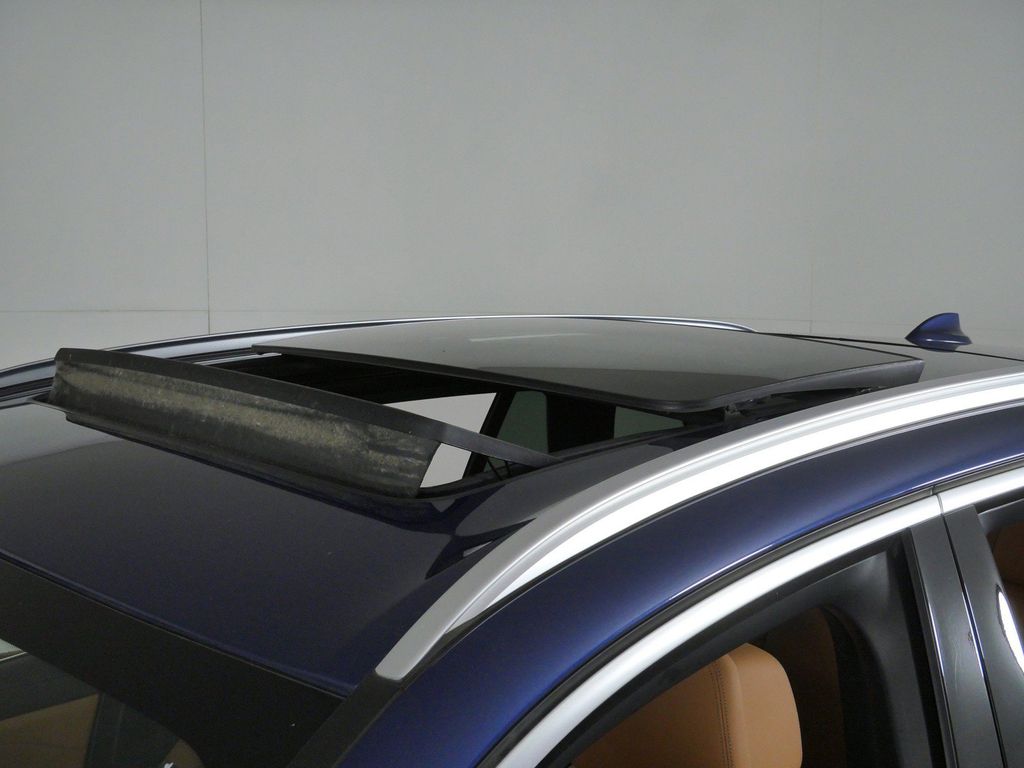 Thumbnail: 2021 BMW X5 - 24