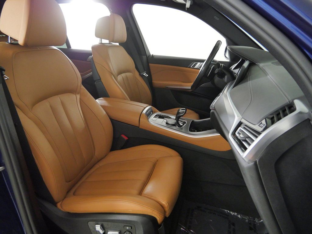 Thumbnail: 2021 BMW X5 - 10