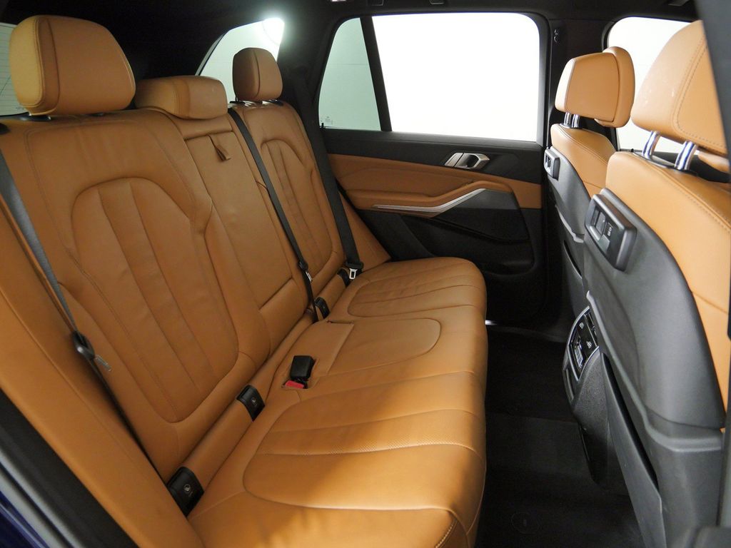 Thumbnail: 2021 BMW X5 - 30