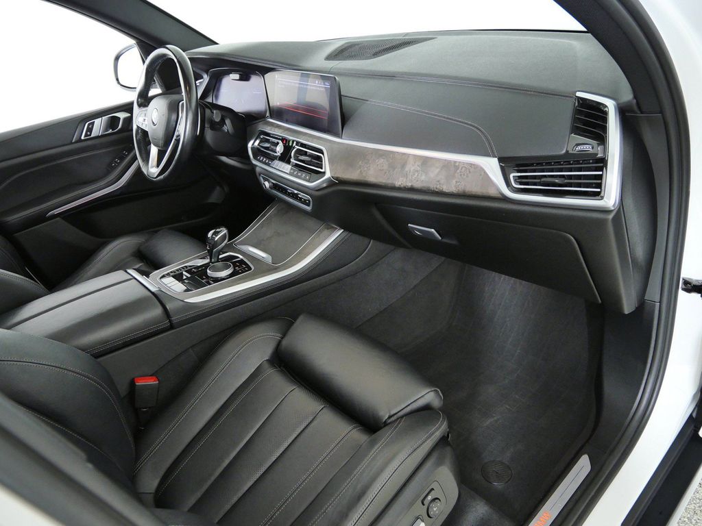Thumbnail: 2019 BMW X5 - 10