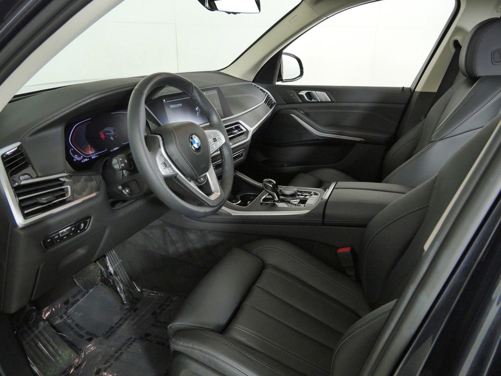 Thumbnail: 2022 BMW X7 - 42