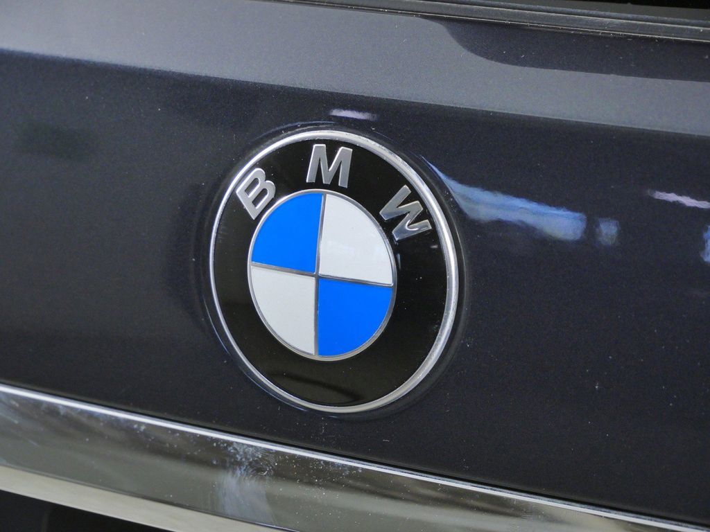 Thumbnail: 2022 BMW X7 - 22