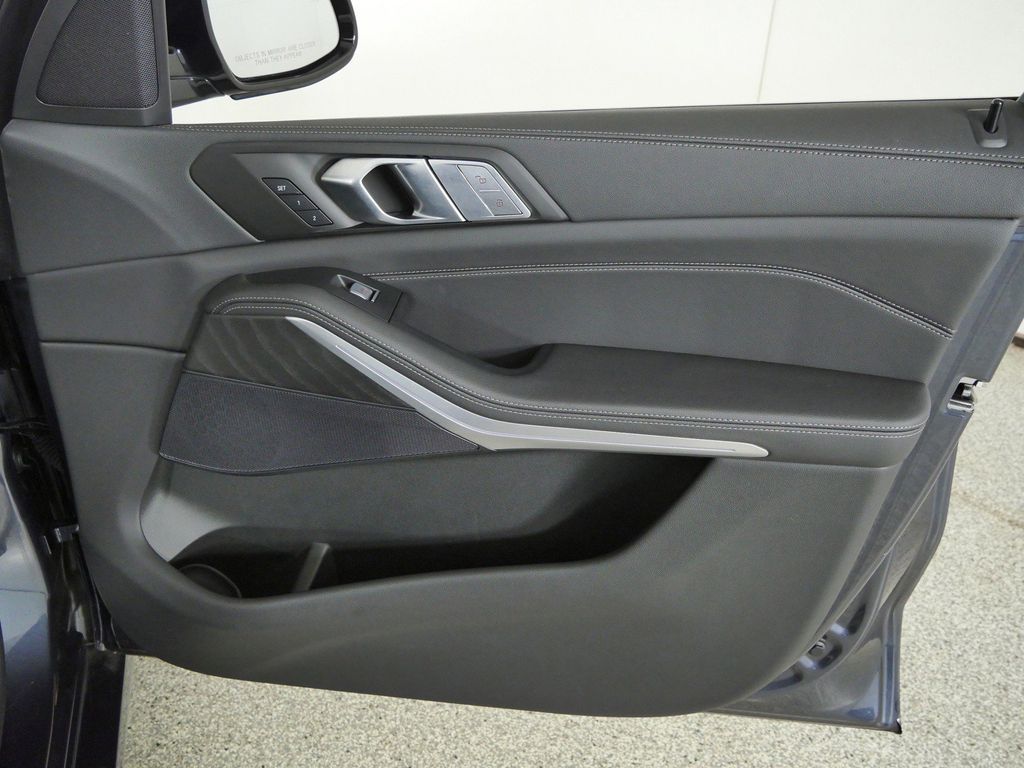 Thumbnail: 2022 BMW X7 - 29