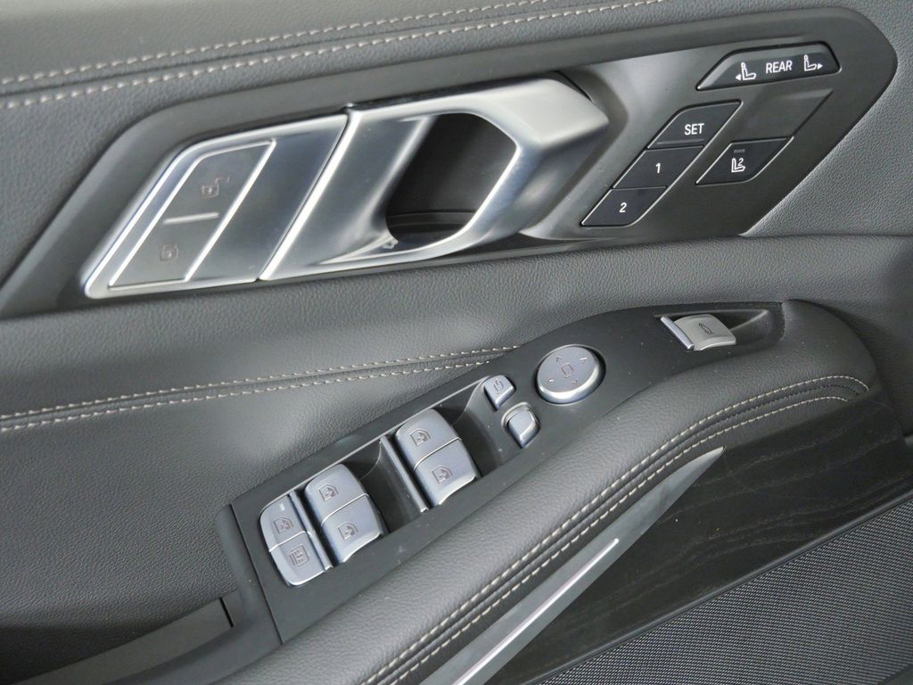 Thumbnail: 2022 BMW X7 - 44