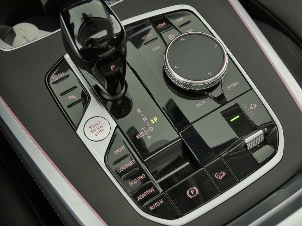 Thumbnail: 2022 BMW X7 - 13
