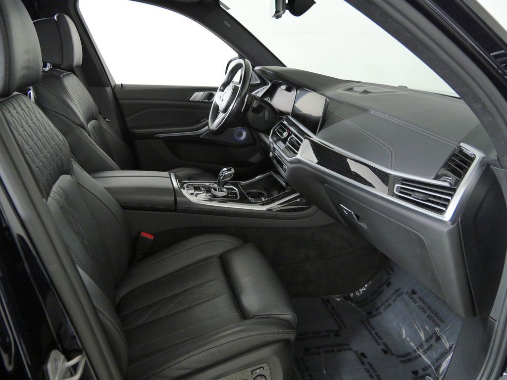 Thumbnail: 2021 BMW X7 - 9