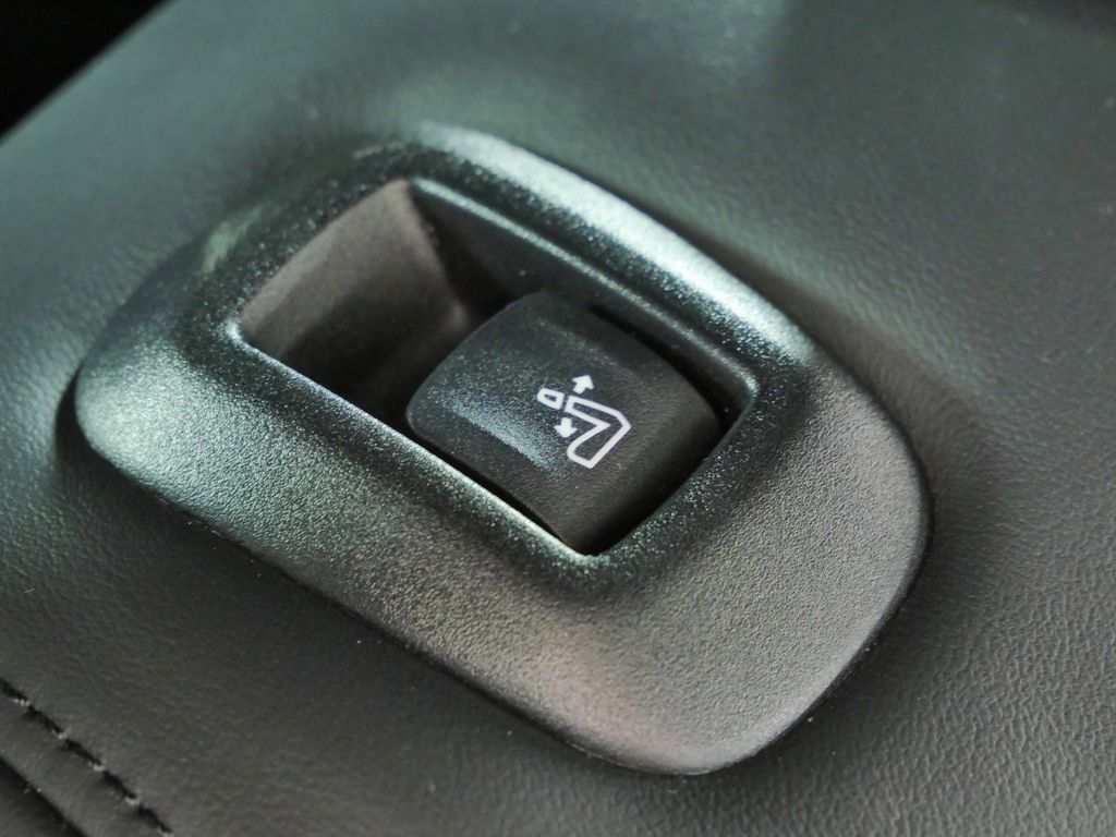 Thumbnail: 2021 BMW X7 - 16