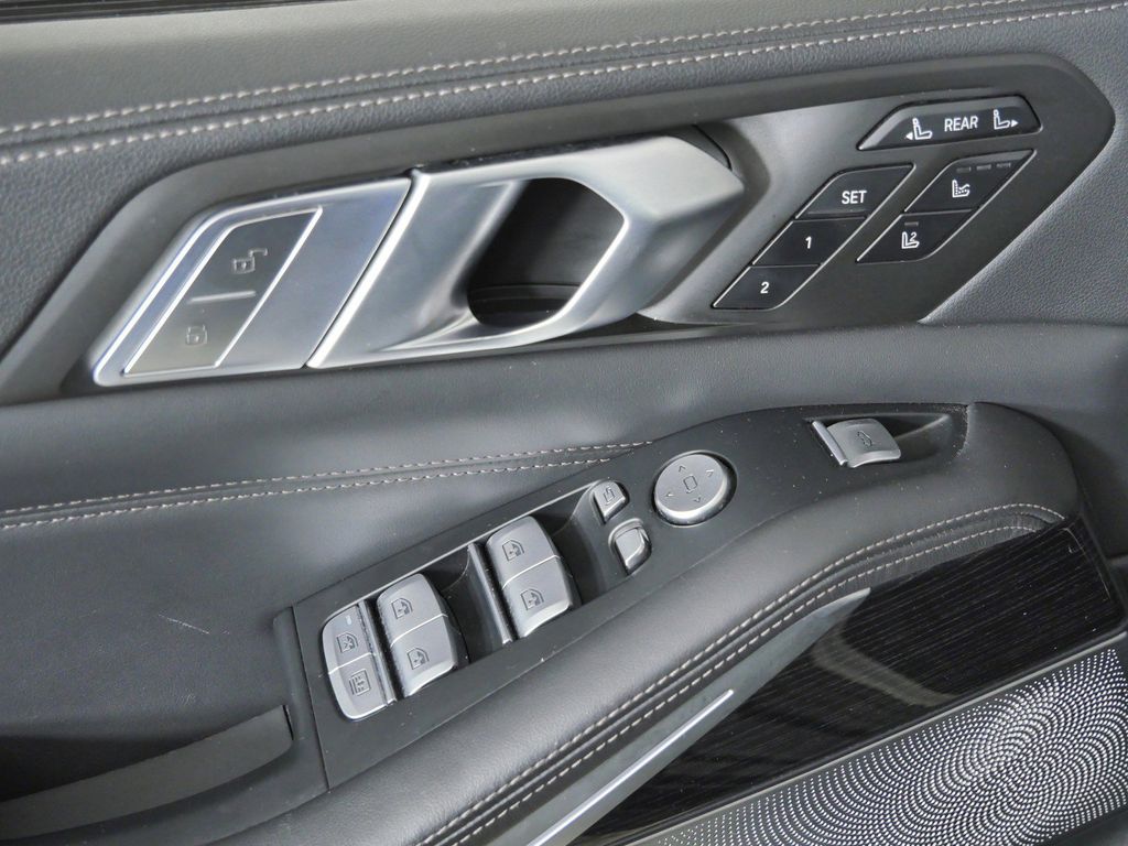 Thumbnail: 2021 BMW X7 - 42
