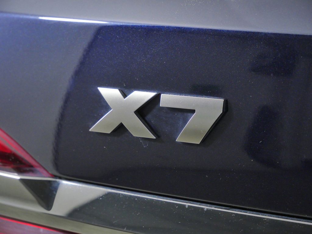 Thumbnail: 2021 BMW X7 - 23