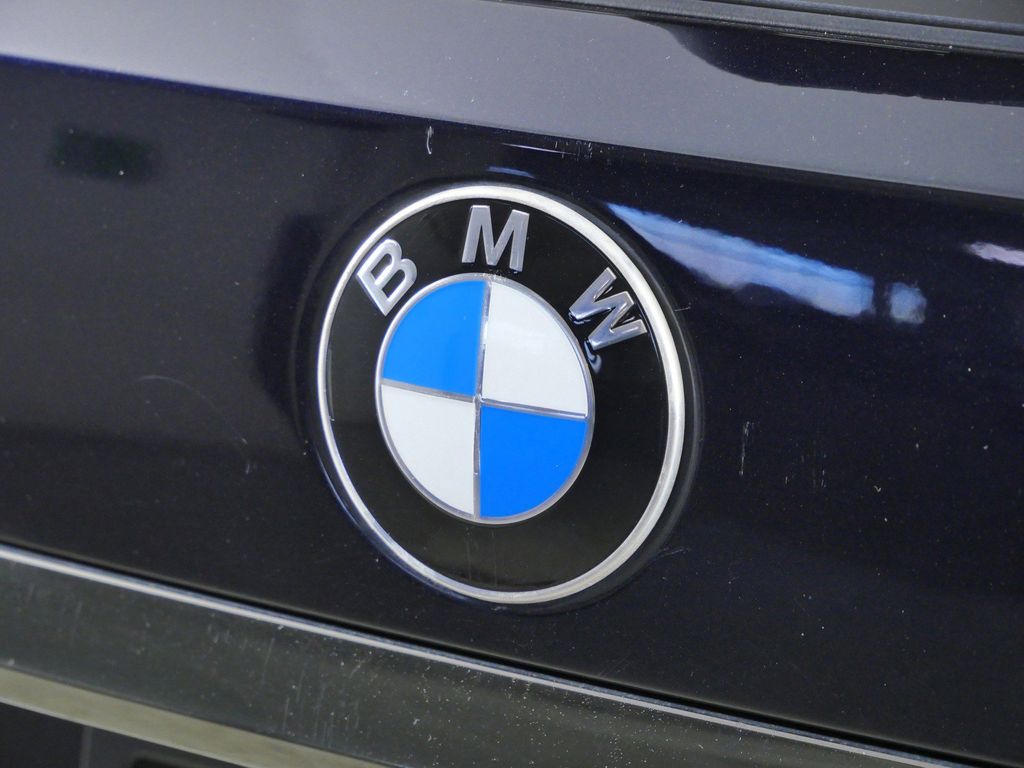 Thumbnail: 2021 BMW X7 - 21