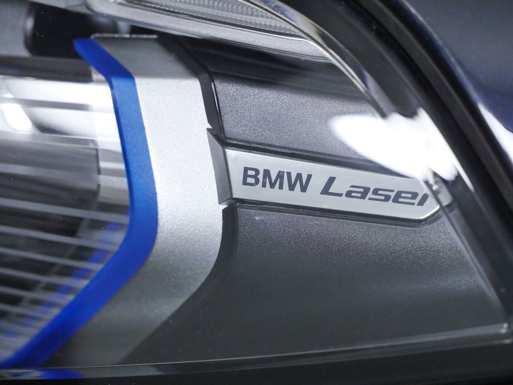 Thumbnail: 2021 BMW X7 - 7