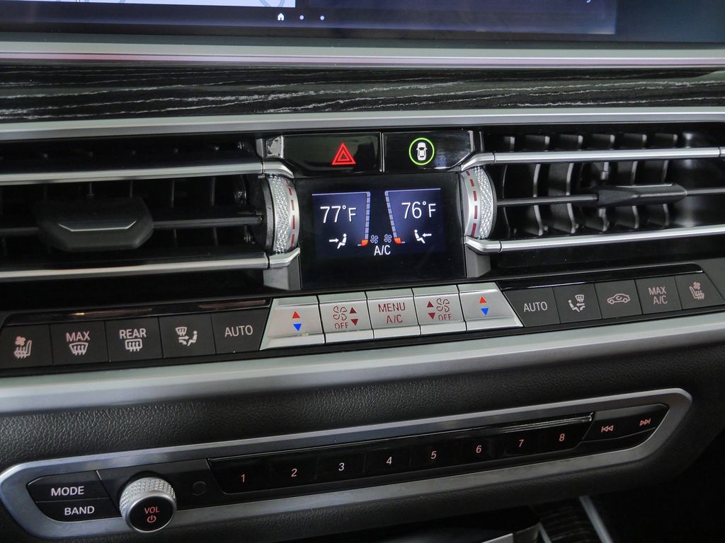 Thumbnail: 2021 BMW X7 - 50