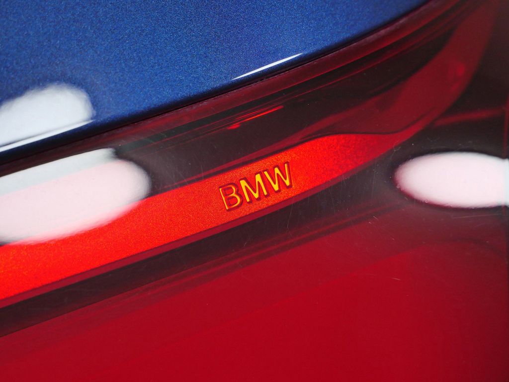 Thumbnail: 2021 BMW X7 - 25