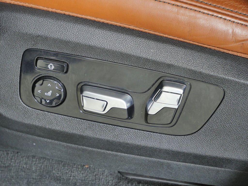 Thumbnail: 2021 BMW X7 - 43
