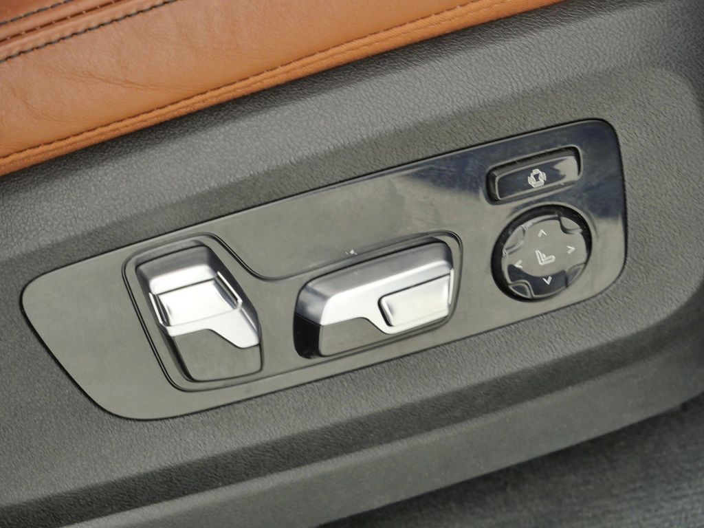 Thumbnail: 2021 BMW X7 - 27
