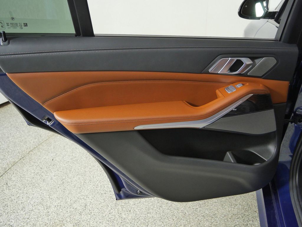 Thumbnail: 2021 BMW X7 - 35