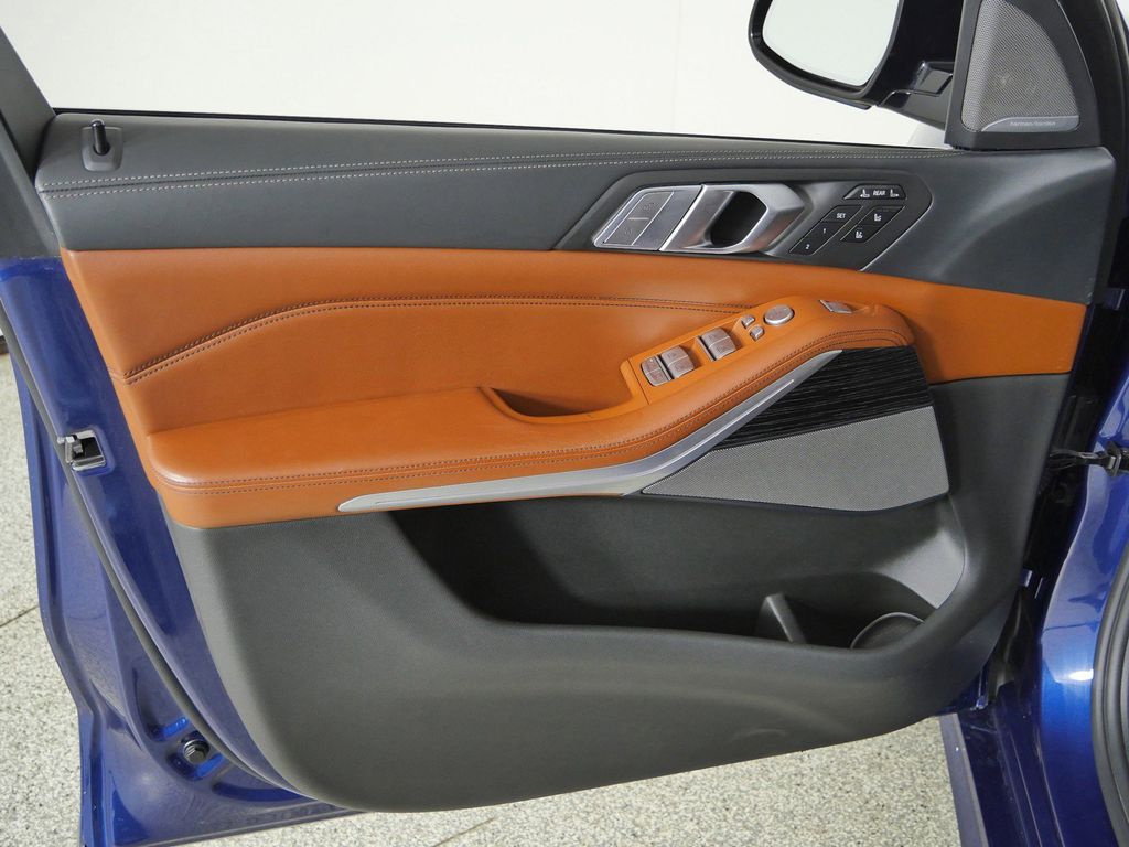 Thumbnail: 2021 BMW X7 - 39