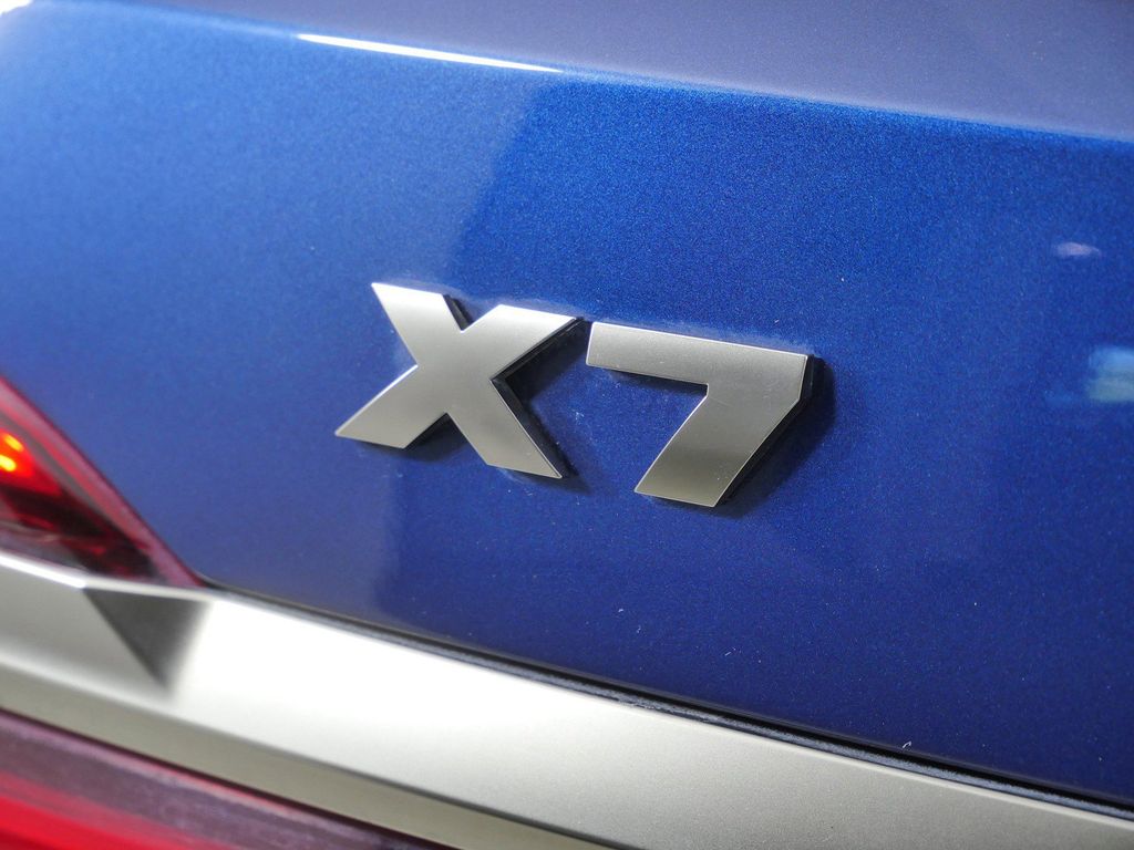 Thumbnail: 2021 BMW X7 - 22