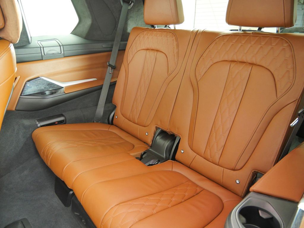 Thumbnail: 2021 BMW X7 - 36