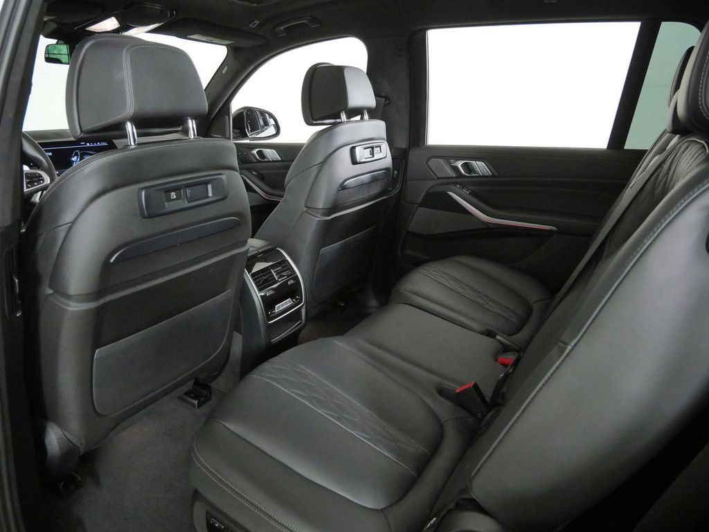Thumbnail: 2022 BMW X7 - 37